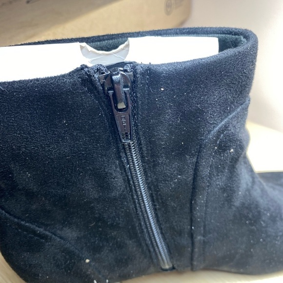 Clarks Black Suede Chunky Heel Ankle Boots size 7 - Picture 6 of 10